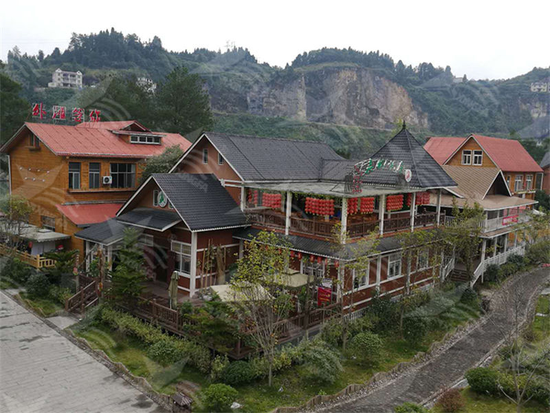 選擇烏魯木齊合成樹脂瓦，為南方屋頂雨季防水護航