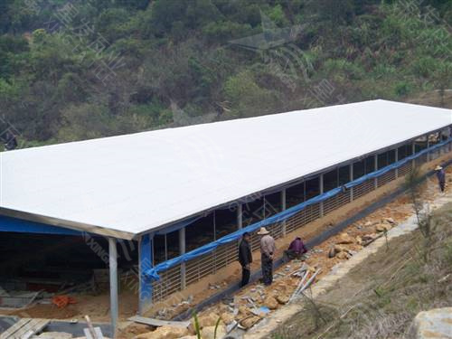 830型pvc采光波浪瓦 鋼結構工程用防腐隔熱梯型復合瓦 烏魯木齊pvc瓦廠家銷售
